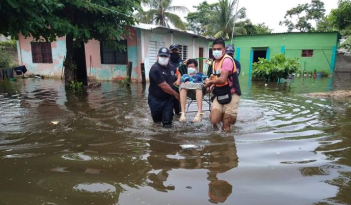 Más de 5 mil familias afectadas por las lluvias en Veracruz