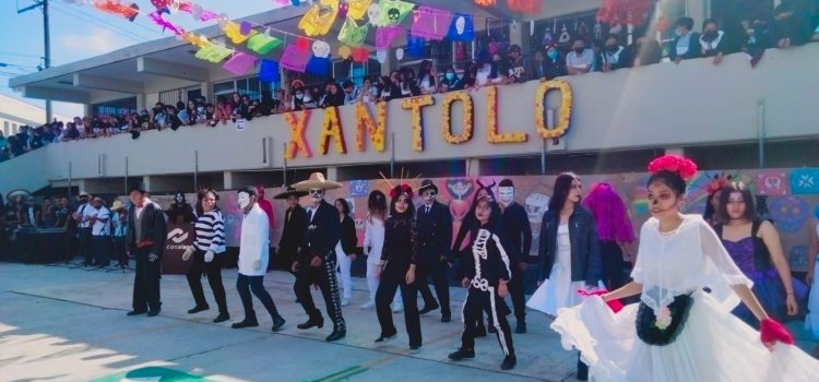 Celebran Xantolo en Conalep Xalapa