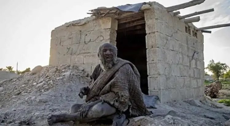 Pasó 63 años sin bañarse