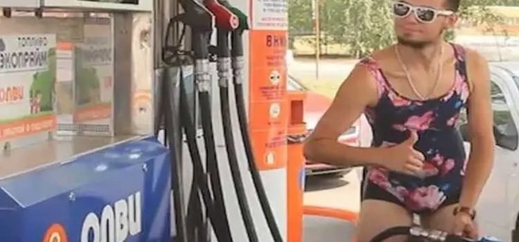 Ofreció gasolinera combustible gratis a quienes llegaran en bikini