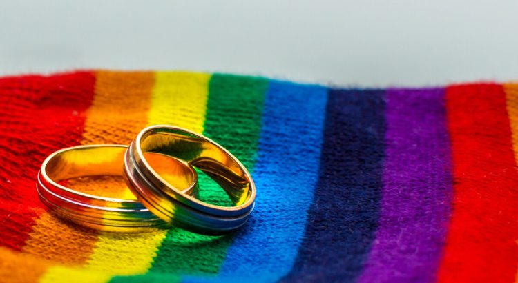 Parejas del mismo sexo también podrían participar en bodas colectivas de Xalapa
