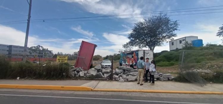 Dos detenidos tras intentar quitar malla del terreno en Casa Blanca