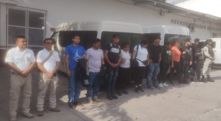Aseguran a 41 migrantes en Ocozocoautla, Veracruz