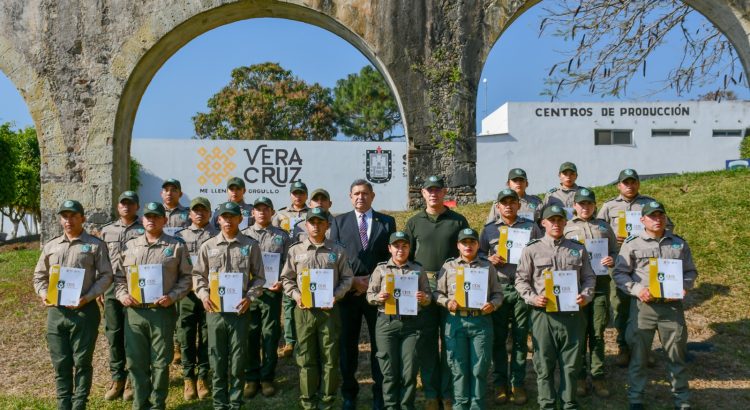 Entrega SSP de Veracruz 43 certificados de Educación Media Superior a elementos de Fuerza Civil