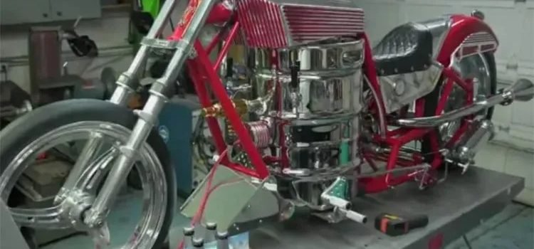 Construyó motocicleta que usa cerveza como combustible