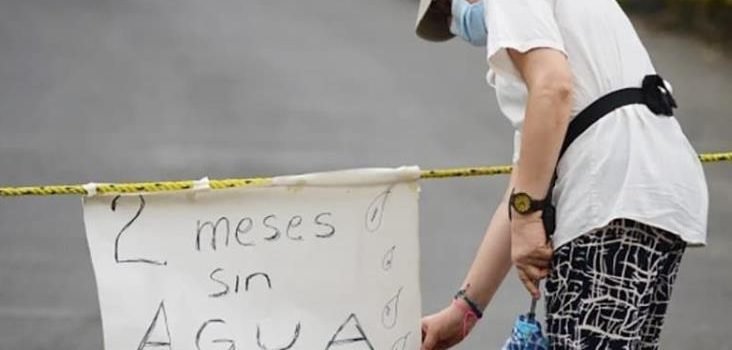 Escasez del agua en Xalapa, provoca la “ordeña” de tinacos