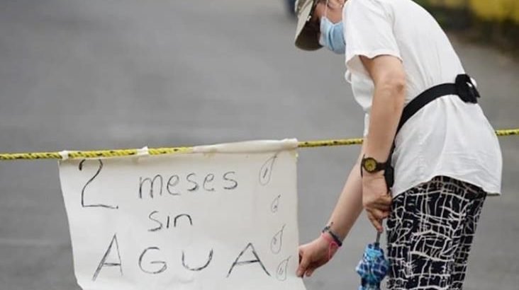 Escasez del agua en Xalapa, provoca la “ordeña” de tinacos