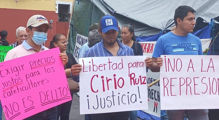 Exigen cafetaleros liberación de líderes en Veracruz
