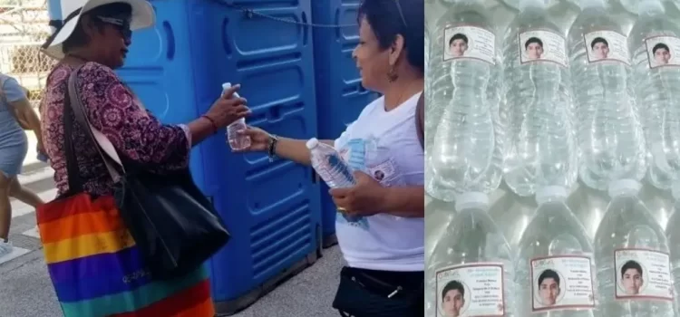 Con fotos en botellas de agua buscan a su desaparecido en el Carnaval de Veracruz