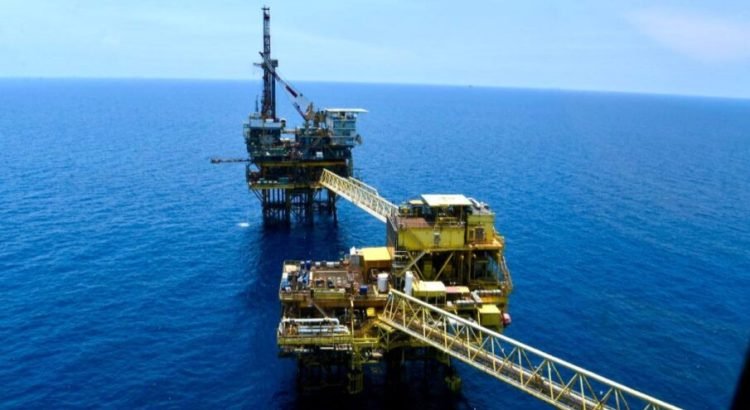 Derrame de petróleo del Ek Balam llegará a Veracruz, advierten expertos de la UNAM