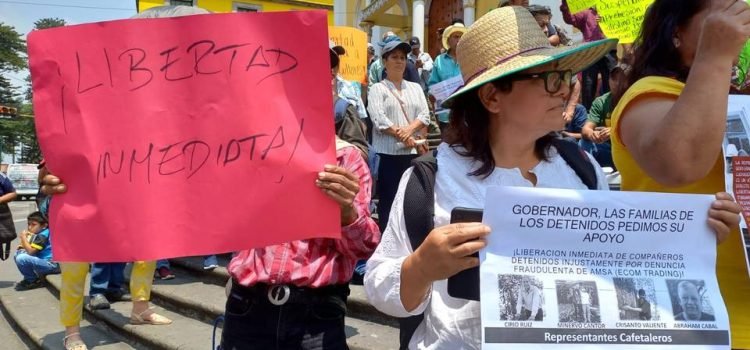 Familias de los cafetaleros presos en Veracruz piden libertad de Crisanto y Viridiana