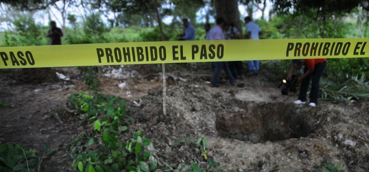 Más de 300 desaparecidos encontrados en fosas clandestina de Veracruz; algunos corresponden a otros estados