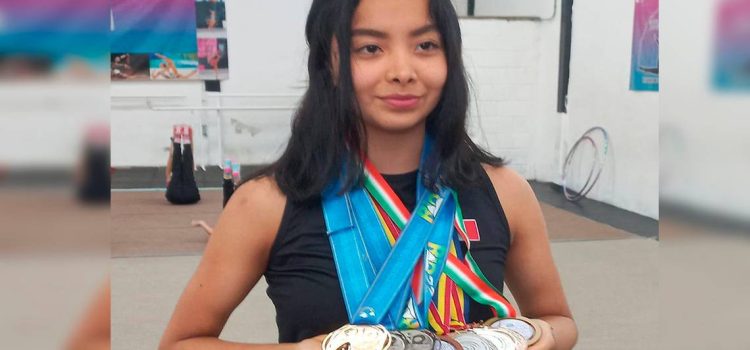 Kimberly Salazar gimnasta de Xalapa se quedó atrapada junto a sus compañeras en Israel