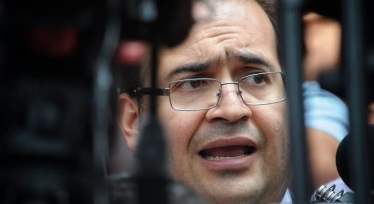 Libran orden de aprehensión contra 7 exfuncionarios de Veracruz