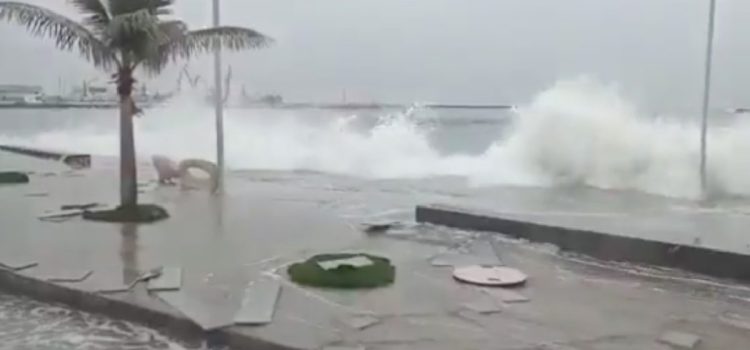 Fuertes vientos golpean al puerto de Veracruz