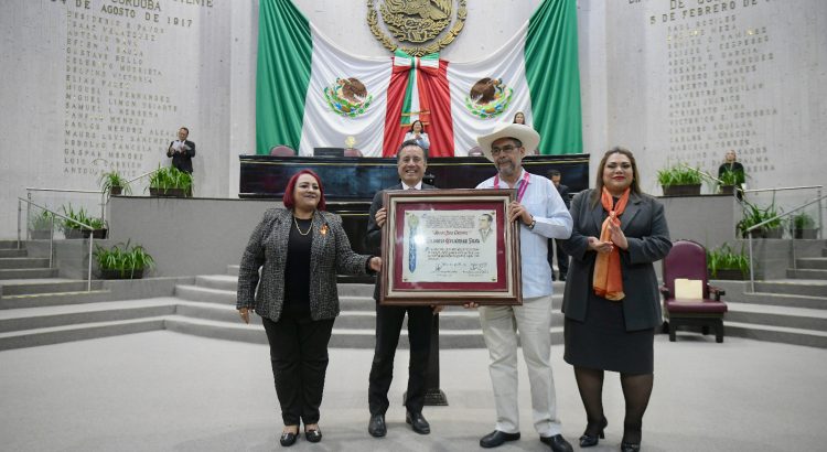 Gobierno otorga la Medalla Adolfo Ruiz Cortines 2023 en reconocimiento al rescate del son jarocho