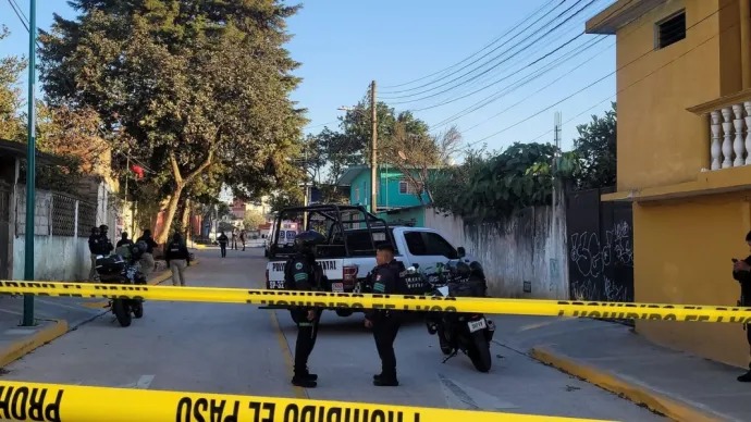 Asesinan a una mujer en Xalapa mientras llevaba a su hijo a la escuela