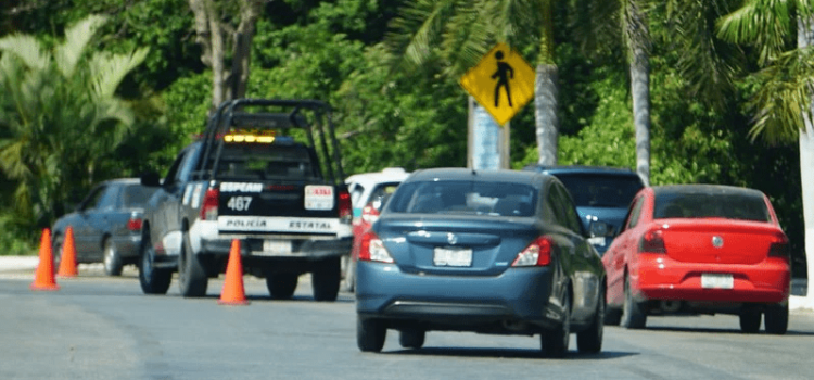 Emprendedores bachean península de Atasta ante inacción de las autoridades