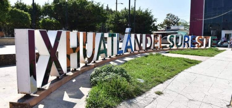 Tras casi 2 semanas de protesta, habitantes liberan Ayuntamiento de Ixhuatlán del Sureste