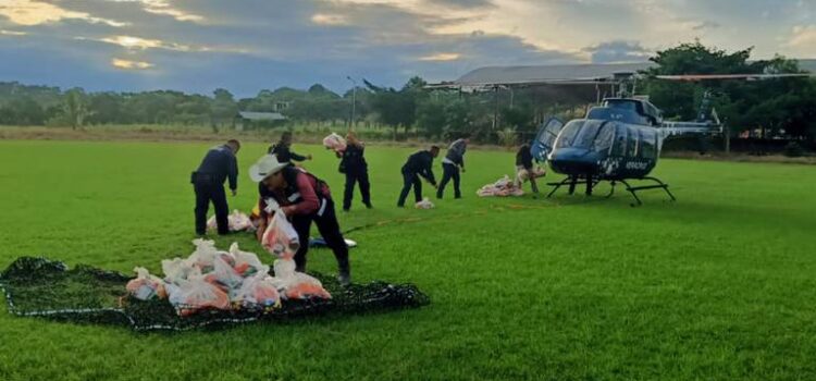 Llevan apoyos a comunidades afectadas por las lluvias en el sur de Veracruz