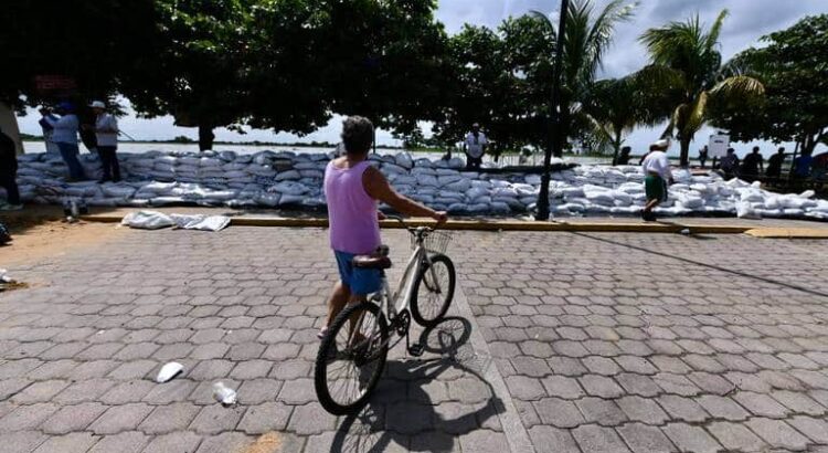 15 municipios de Veracruz sin clases por emergencia hidrológica; lista oficial de SPC