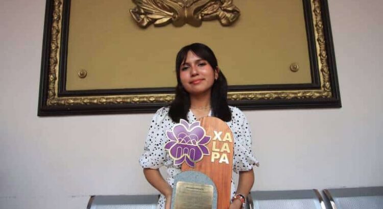 Veracruzana Ángela Olazarán, primera mujer de Latinoamérica en ser la mejor estudiante del mundo