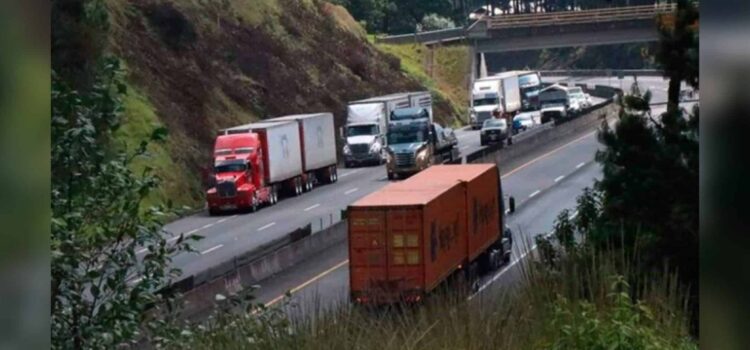 Derrumbe en cumbres de Maltrata mostró falta de infraestructura carretera en Veracruz: Canaco