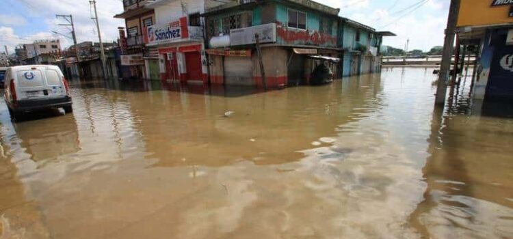 Minatitlán paralizado por inundaciones: ventas bajaron y miles de empleos se perdieron