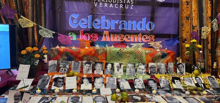 Ofrenda honra la memoria de 42 periodistas fallecidos en Veracruz-Boca del Río