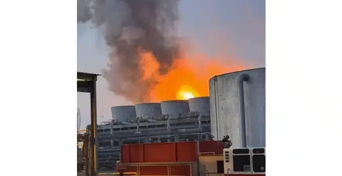 Reportan incendio en el complejo petroquímico La Cangrejera en Coatzacoalcos, Veracruz