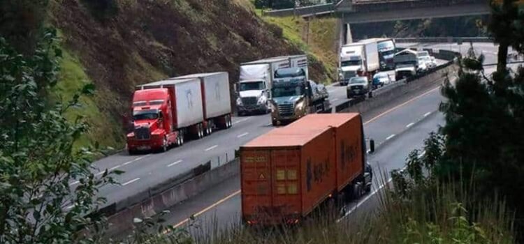 Más de 20 mil usuarios afectados; urge limpiar deslave en Cumbres de Maltrata
