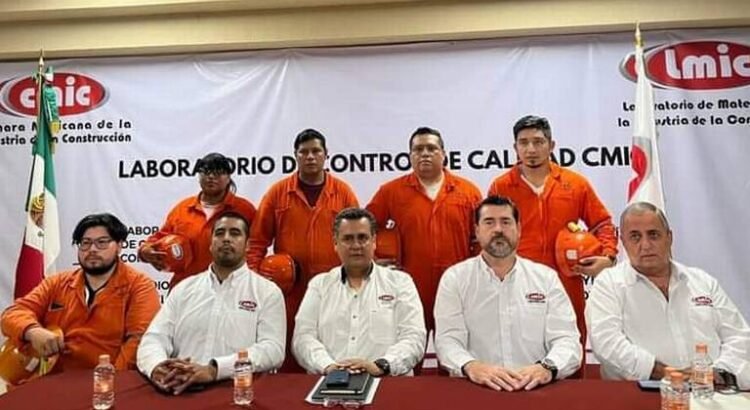PEMEX adeuda mil 500 mdp a empresas afiliadas a la CMIC en sur de Veracruz