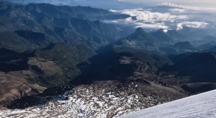 Glaciar norte del Pico de Orizaba desparece de forma acelerada, advierte investigador