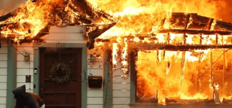 Evacuaciones masivas en Los Ángeles por incendios forestales Evacuaciones masivas en Los Ángeles por incendios forestales