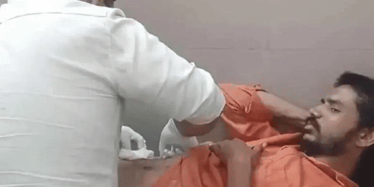 Hombre intentó operarse tras ver tutoriales en YouTube