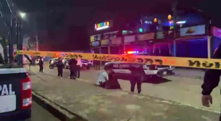 Dueño de bar atropella a presuntos extorsionadores en Minatitlán