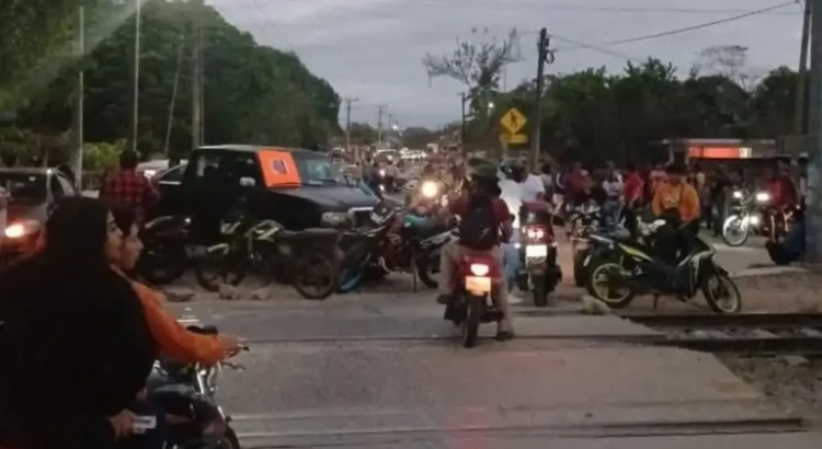 Comando priva de la libertad a tres hombres al sur de Veracruz; exigen acción de autoridades