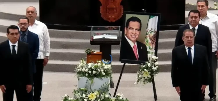 Con sus cenizas, Congreso realiza homenaje póstumo a Fidel Herrera, exgobernador de Veracruz
