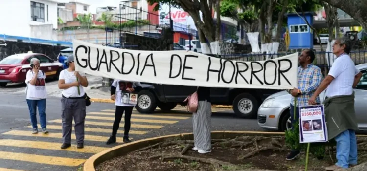 Organizaciones civiles protestan contra homenaje a Fidel Herrera, exgobernador de Veracruz