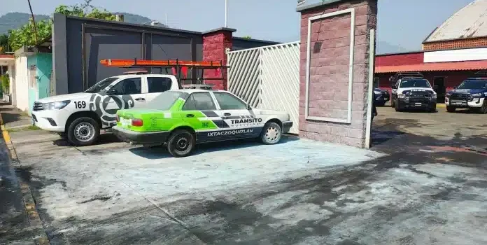 Encapuchados vandalizan inspección de policía en Ixtaczoquitlán