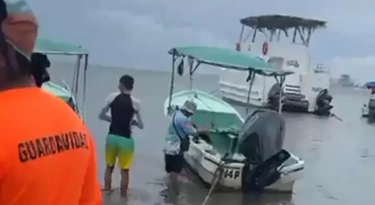 Se hunde lancha con 18 pasajeros en Veracruz