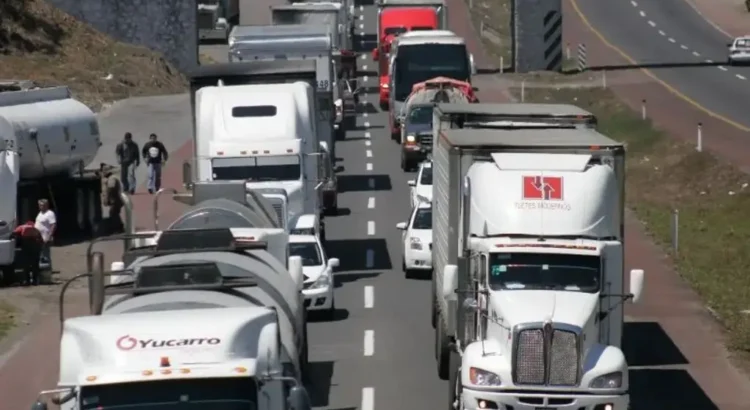 Transportistas terminan protesta y liberan el paso al relleno sanitario de las Altas Montañas