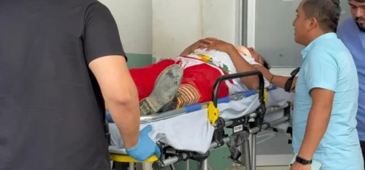 Tres voladores de Papantla siguen hospitalizados tras caída Tres voladores de Papantla siguen hospitalizados tras caída