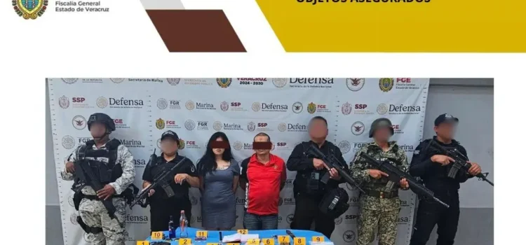 Dos personas detenidas tras cateo en Xalapa Dos personas detenidas tras cateo en Xalapa