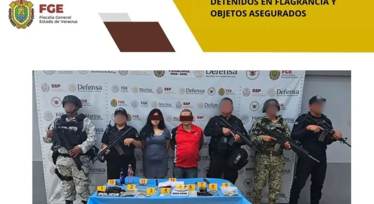 Dos personas detenidas tras cateo en Xalapa
