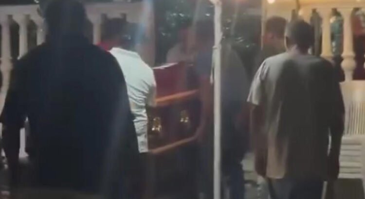 Sepultan a Irma Hernández, maestra víctima de cobro de piso, en Álamo Temapache