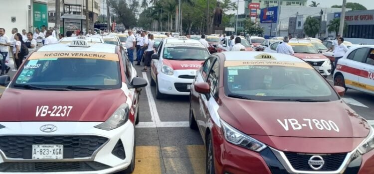 Taxistas de Veracruz exigen ajuste de tarifas y mayor seguridad
