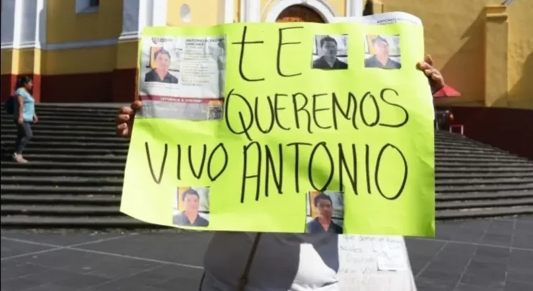 Antonio fue al centro de Xalapa a entrevista de trabajo y ya no regresó, exigen localización Antonio fue al centro de Xalapa a entrevista de trabajo y ya no regresó, exigen localización