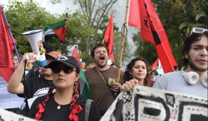 En Xalapa queman bandera y exigen a México romper relaciones con Israel
