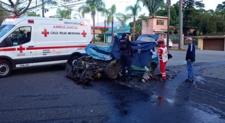 Muere matrimonio en fatal accidente en Córdoba; su hija de 9 años grave